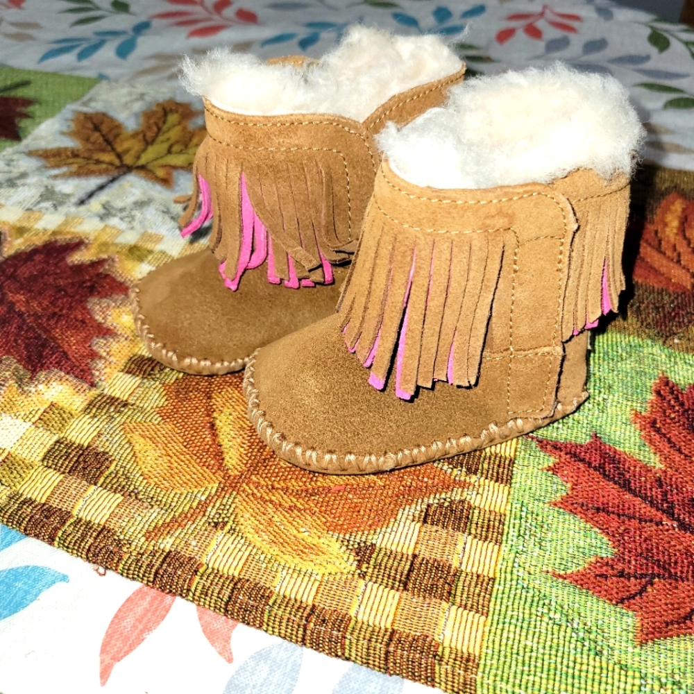 UGG Branyon Fringe camel-colored suede boots Infant Size 1